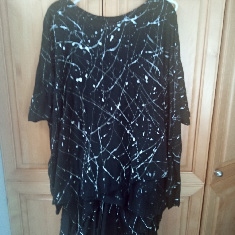 Black Splatter Print Women's Skirt - Classic Casual